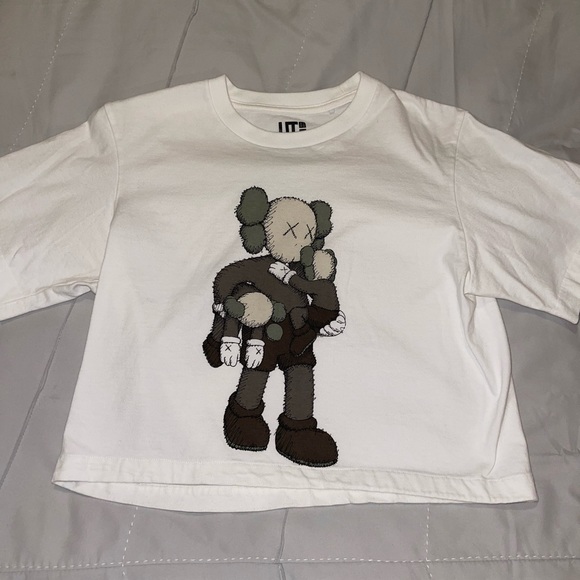 UNIQLO x KAWS Tee - Picture 1 of 5